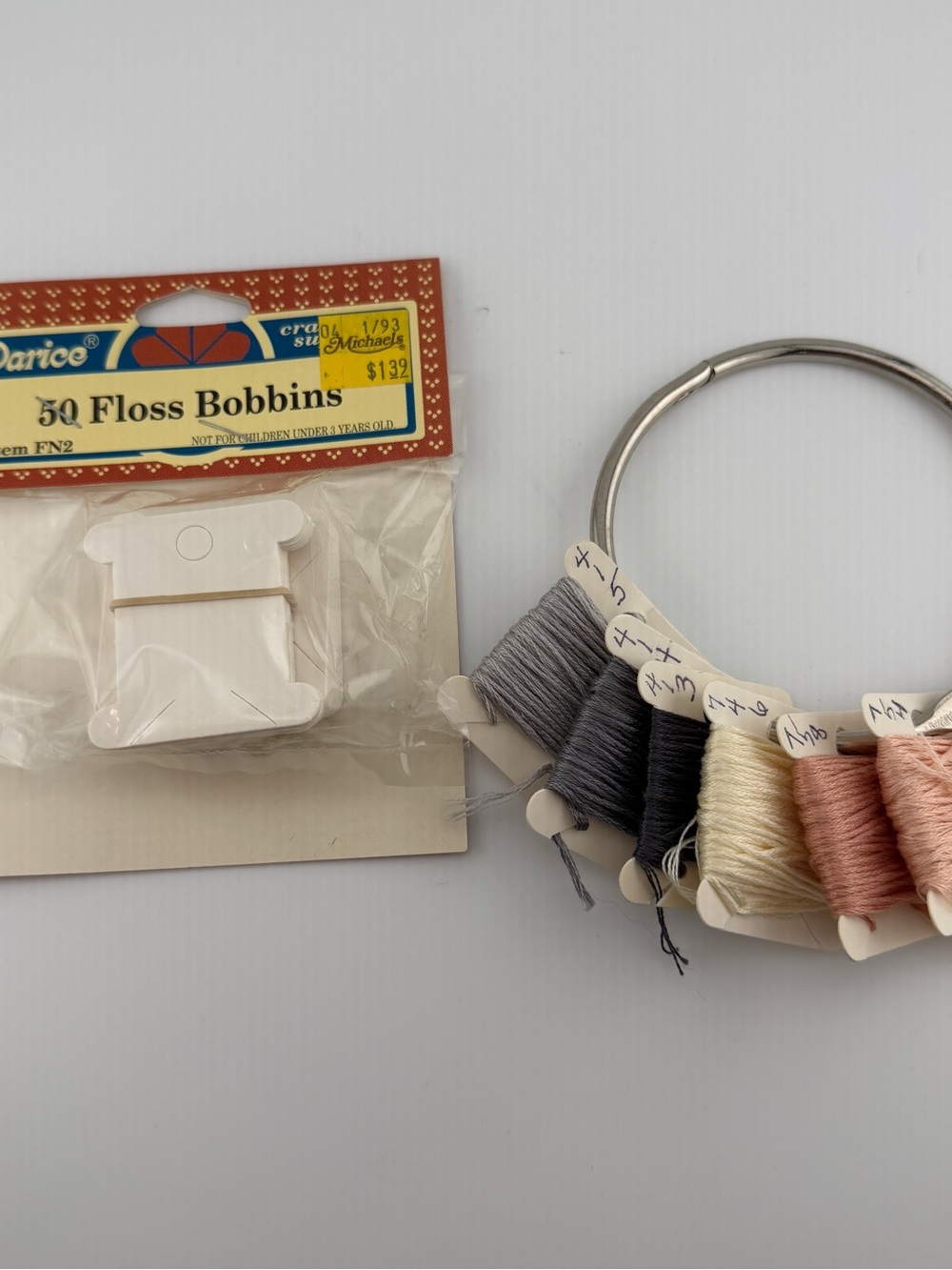 Darice Cardboard Floss Bobbins-50/Pkg w/ Metal Binder Ring 3.25” w/ Extra Thread